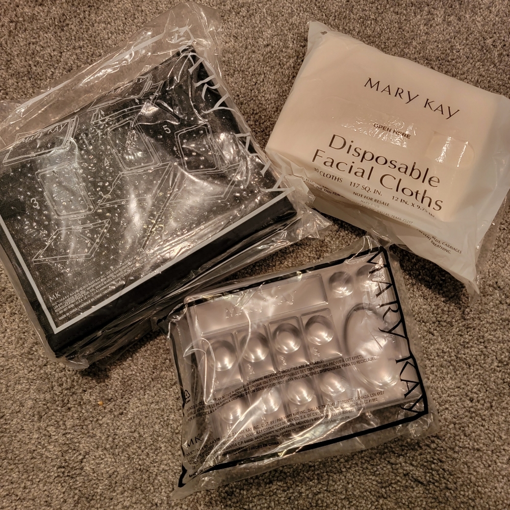 Mary Kay Consultant Pack: Disposable Facial Cloths, Makeup Trays, Cosmetic Trays